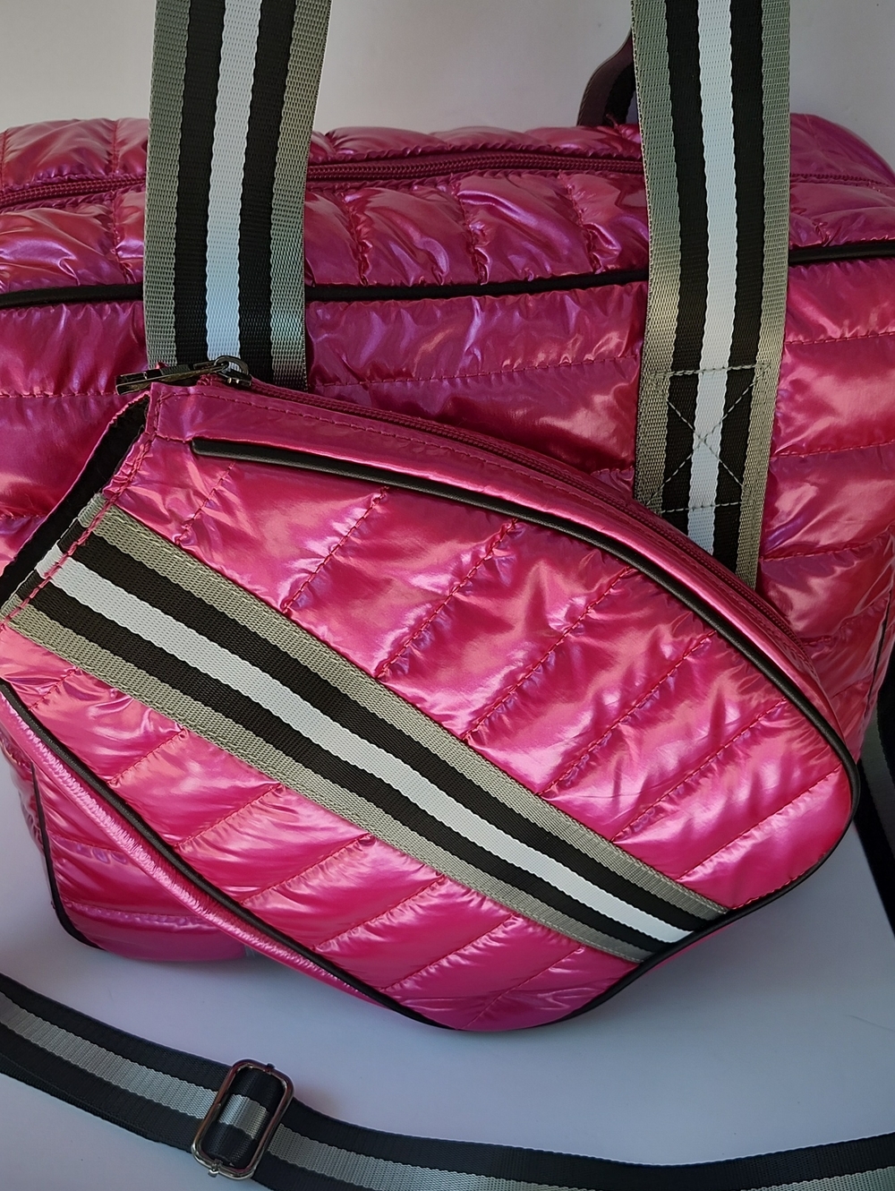 PARKER & HYDE LARGE PINK METTALIC ROYAL COURT PICKLE BALL/TENNIS BAG - Picture 2 of 13